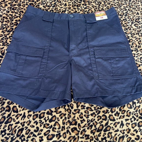 Men’s Navy Cargo Shorts - Picture 2 of 4